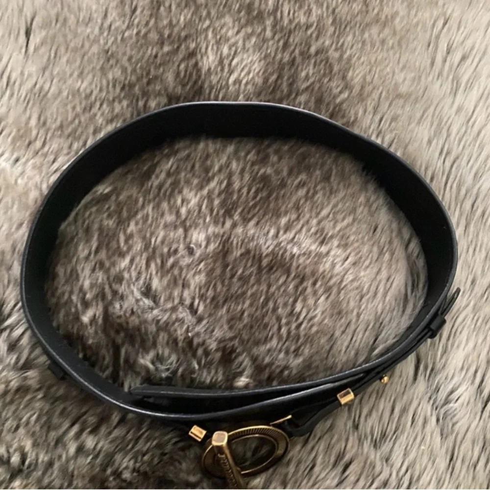 Burberry Black Belt with Gold Circular Buckle - Picture 4 of 5